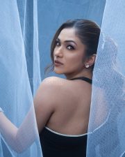 Premachi Goshta 2 Actress Ridhima Pandit in a Black One Shoulder Top Pictures 02