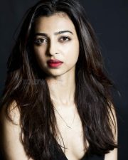 Raat Akeli Hai Actress Radhika Apte Pic
