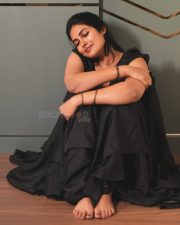 Radiant Smiling Divi Vadthya in a Black Dress Photos 02