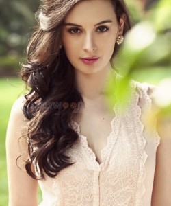Saaho Actress Evelyn Sharma Latest Pictures 02