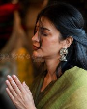 Serene Actress Shruti Haasan in an Olive Green Linen Saree Photos 03