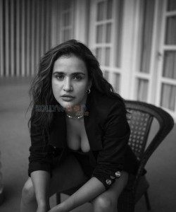 Sexy Aisha Sharma BW Photoshoot Stills 35