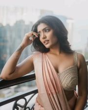 Sexy Eesha Rebba in a Cream Saree with a Sleeveless Blouse Photos 04