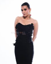 Sexy Hebah Patel in a Black Strapless Black Bodycon Gown Photos 01