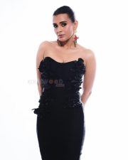 Sexy Hebah Patel in a Black Strapless Black Bodycon Gown Photos 01