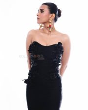 Sexy Hebah Patel in a Black Strapless Black Bodycon Gown Photos 02