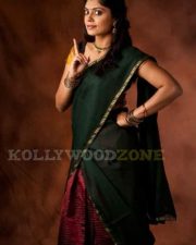 Sexy Shikha Stills 03