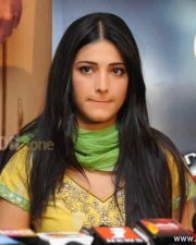 Sexy Shruti Hassan Salwar Photos