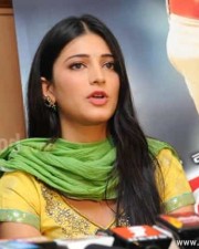 Sexy Shruti Hassan Salwar Photos