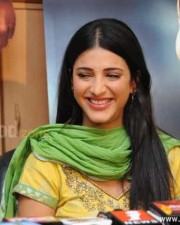 Sexy Shruti Hassan Salwar Photos