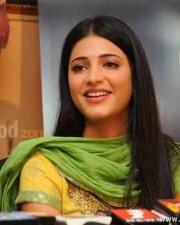 Sexy Shruti Hassan Salwar Photos