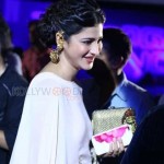 Shruti Haasan 24 svg%3E