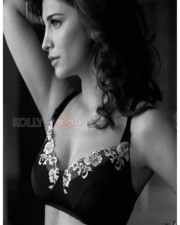 Shruti Haasan Hot Maxim Magazine Photos