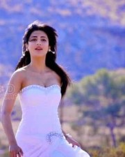 Shruti Haasan Sexy Song Pictures