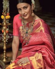 Shruti Haasan Traditional Saree Photoshoot Pictures 01 Shruti Haasan Traditional Saree Photoshoot Pictures 01