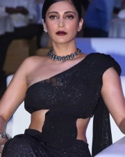 Shruti Haasan at SIIMA Awards 2021 Photos 11