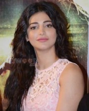 Shruti Hassan At Gabbar Is Back Trailer Lunach Photos