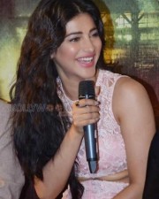 Shruti Hassan At Gabbar Is Back Trailer Lunach Photos