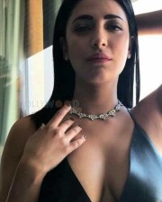 Shruti Hassan Hot Cleavage Photos
