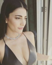 Shruti Hassan Hot Cleavage Photos