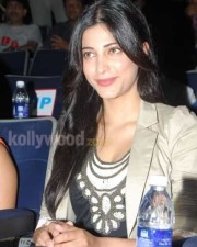 Shruti Hassan Latest Pictures