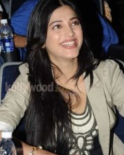Shruti Hassan Latest Pictures