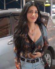 Sizzling Shruti Haasan Cleavage in a Sheer Printed Mesh Top With Blue Lace Camisole And Blue Jeans Photos 05