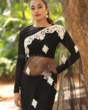 Stefy Patel At Ninnu Thalachi First Look Launch Event Photos