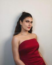 Stunning Actress Fatima Sana Shaikh in a red strapless gown Photos 02