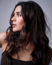 Stunning Hebah Patel in a Black Strappy Top Pictures 01