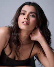 Stunning Hebah Patel in a Black Strappy Top Pictures 03