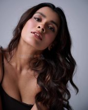 Stunning Hebah Patel in a Black Strappy Top Pictures 04