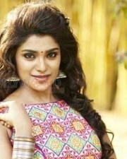 Tamil Actress Aathmika Photos