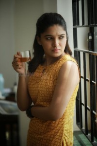 Tamil Rockerz Movie Heroine Vani Bhojan Photos 01