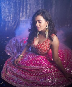 Telisinavaallu Actress Hebah Patel Glamourous Photos