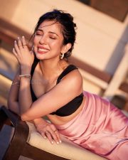 The Great Weddings of Munnes Actress Barkha Singh Sexy Pictures 01