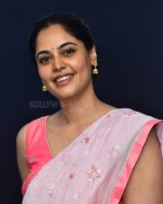 Tollywood Actress Bindu Madhavi at Dhandoraa Teaser Launch Photos 19