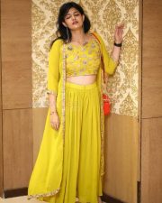 Actress Kalpika Ganesh at Yashoda Movie Success Meet Pictures 08