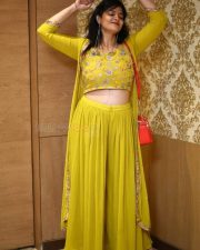 Actress Kalpika Ganesh at Yashoda Movie Success Meet Pictures 15