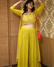 Actress Kalpika Ganesh at Yashoda Movie Success Meet Pictures 15