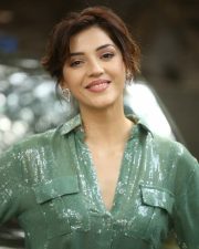 Actress Mehreen Kaur Pirzada at Manchi Rojulochaie Movie Interview Photos 01