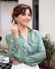 Actress Mehreen Kaur Pirzada at Manchi Rojulochaie Movie Interview Photos 14