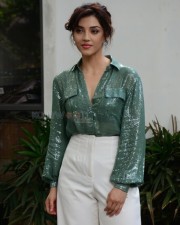 Actress Mehreen Kaur Pirzada at Manchi Rojulochaie Movie Interview Photos 27