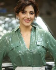 Actress Mehreen Kaur Pirzada at Manchi Rojulochaie Movie Interview Photos 35