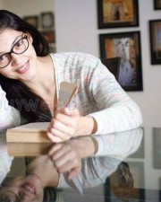 Actress Mehreen Pirzada Pics