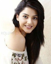Actress Mehreen Pirzada Pics