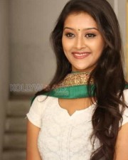 Actress Pooja Jhaveri Pictures