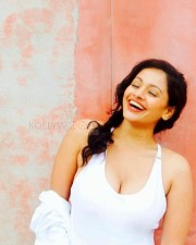Pooja Kumar 48 Actress Pooja Kumar Hot Sexy Photos