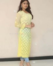 Actress Priyanka Sharma at MENTOO Pre Release Press Meet Pictures 05