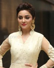 Actress Ragini Nandwani New Pictures